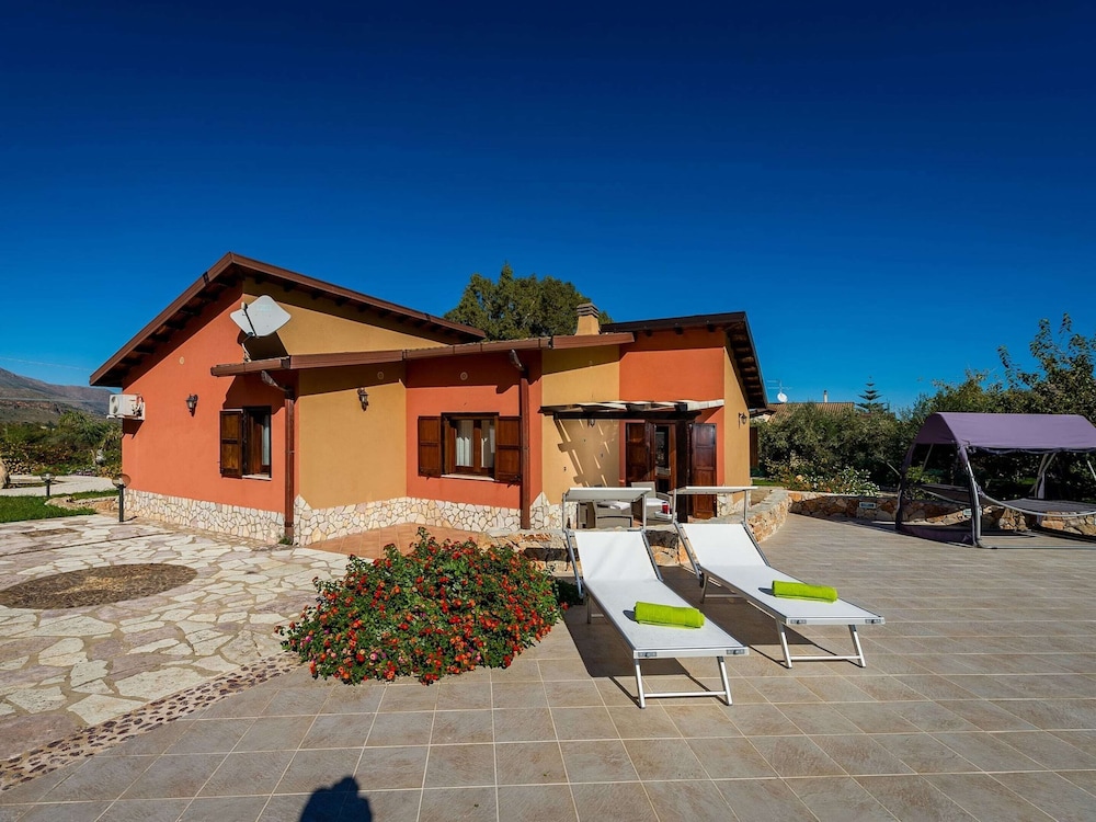 Rustic Villa With Pool, Sicily view 5