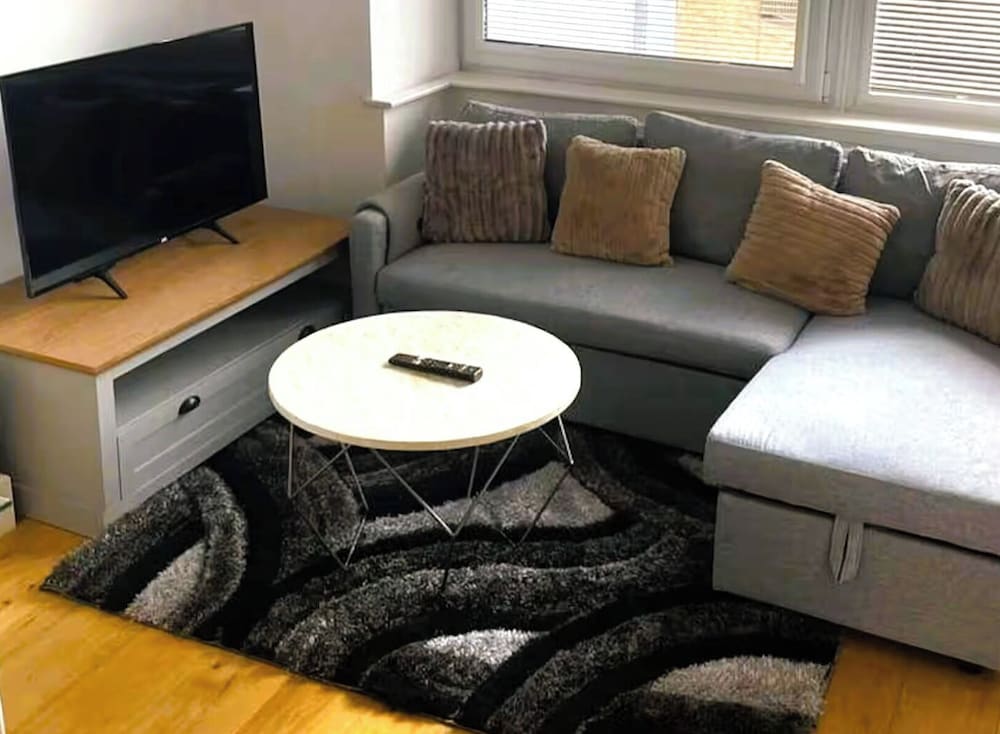 1bed Apartment on High Street, Central Croydon
