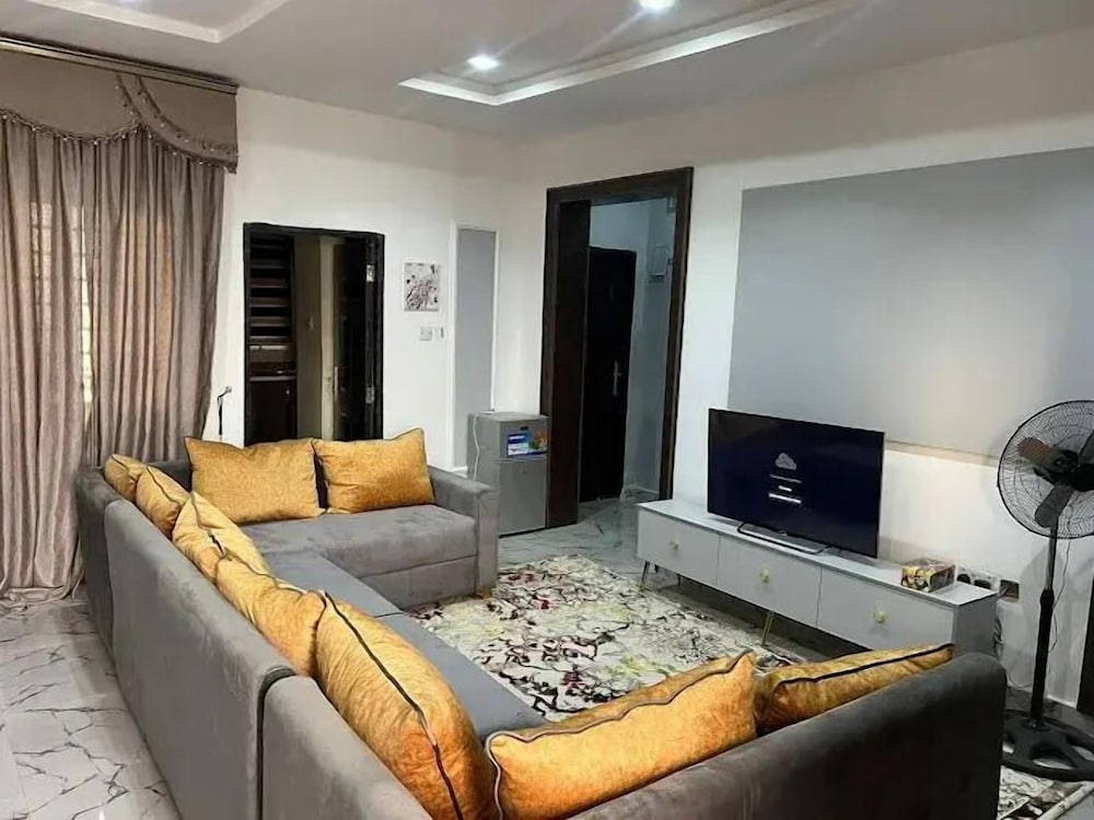 Metrohut Service Apartments
