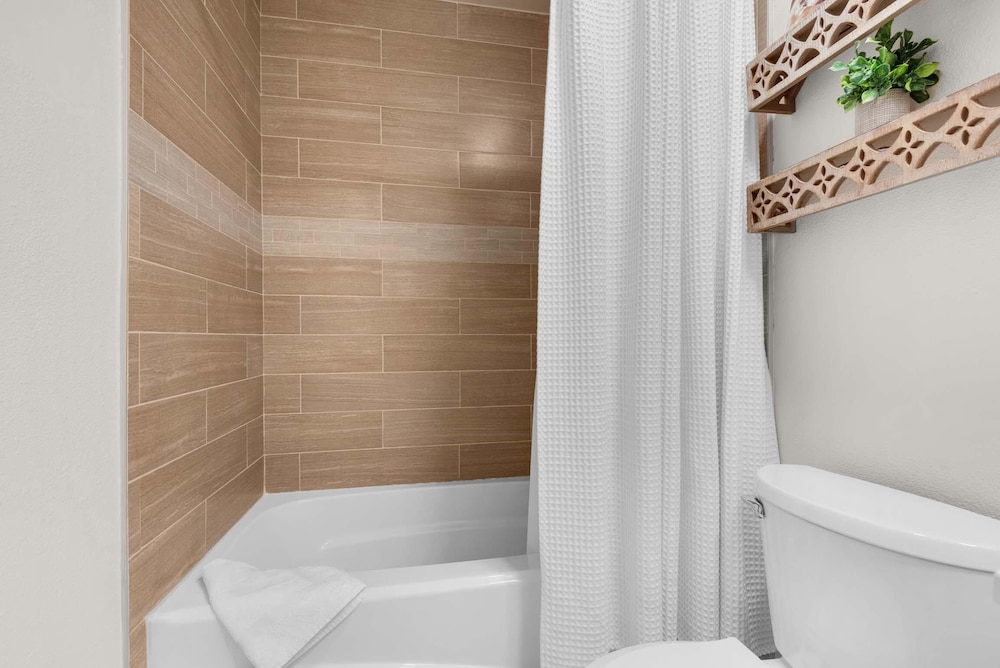 Regency Cabanas D3