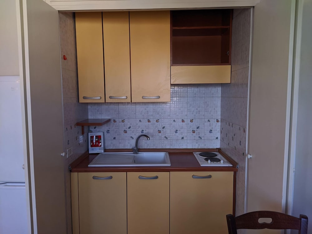 Snug Apartment in Roma near San Giovanni Train Station