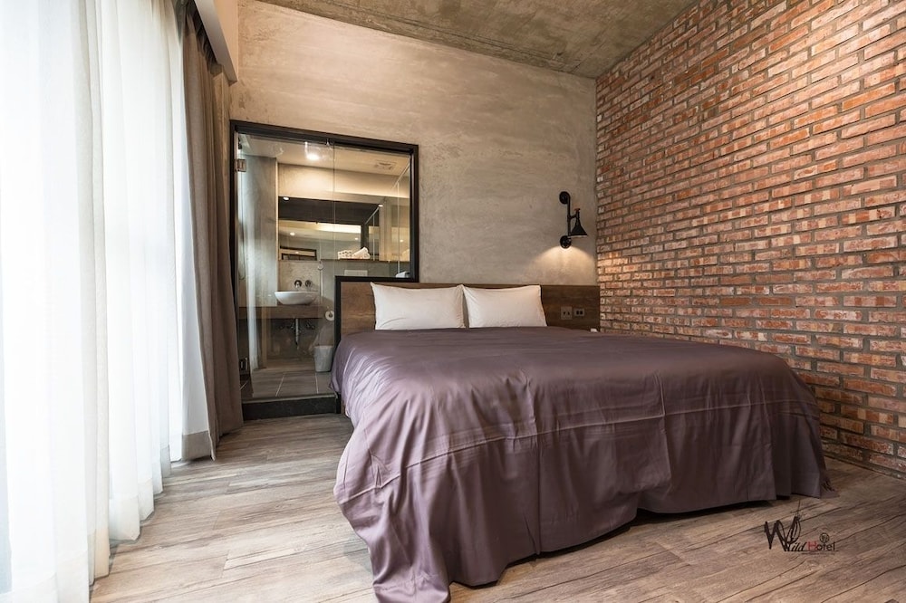 Wild Hotel