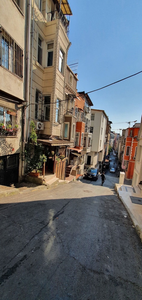 Taksim Suite II