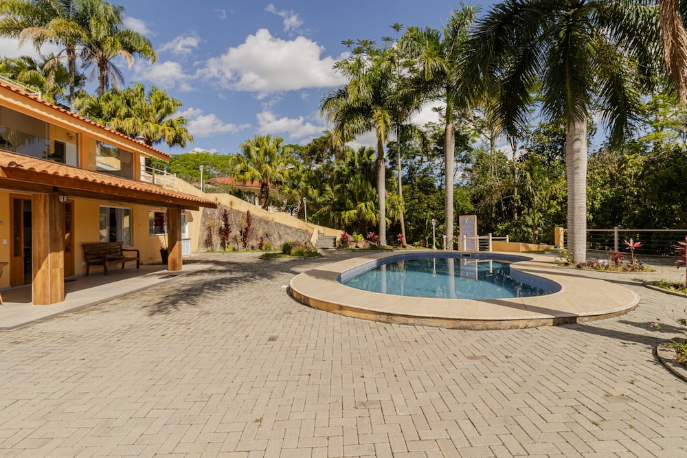 Casa de Campo com Vista Piscina e rea Gourmet