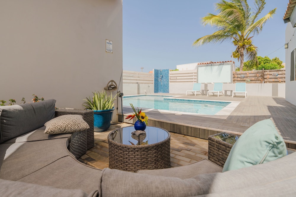 New Listing - Noord Villa With Private Pool