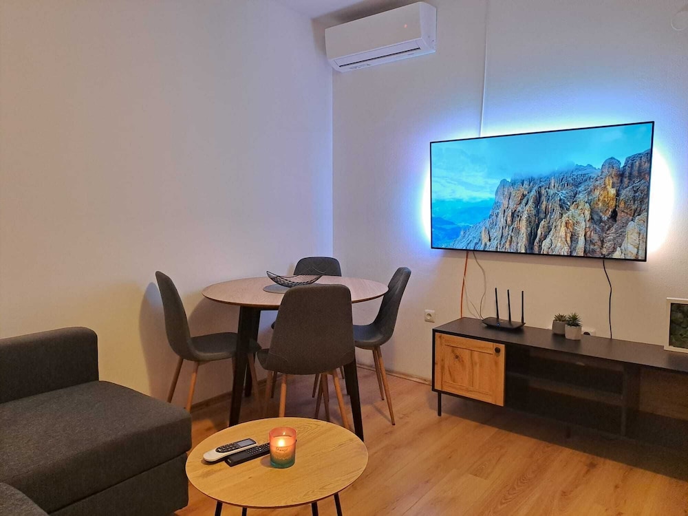 Apartments Arsen 928