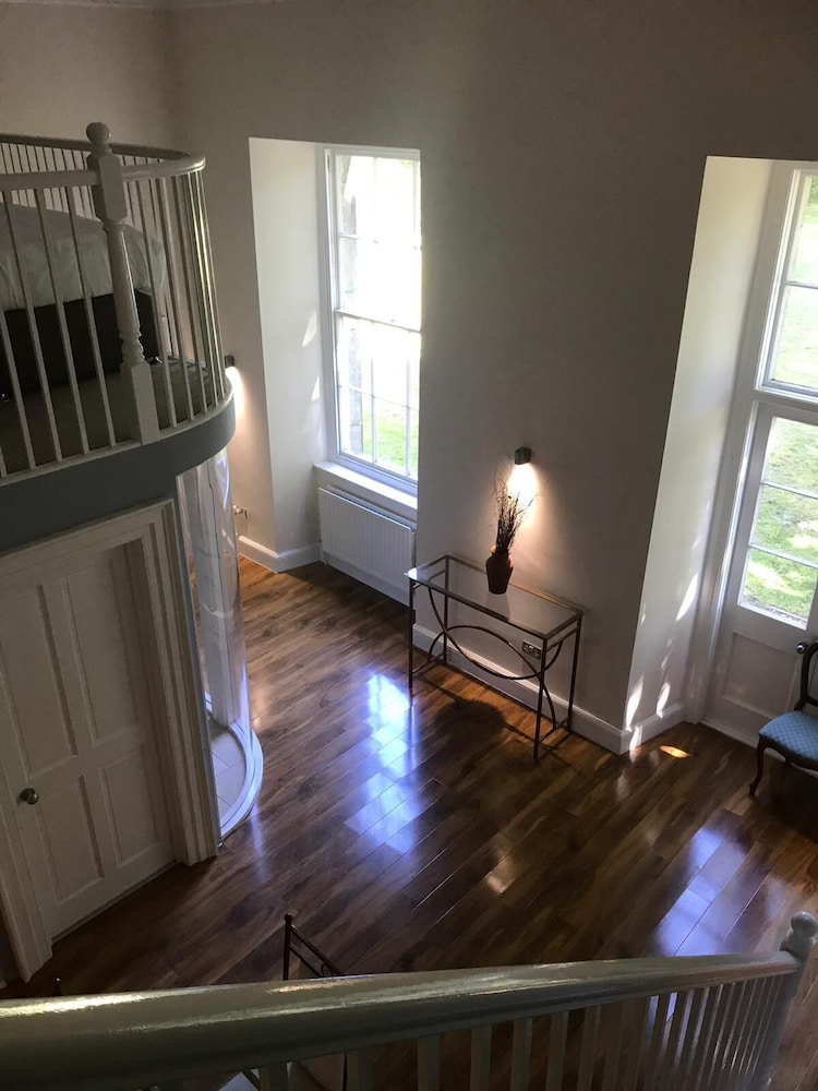 Ellison Hall