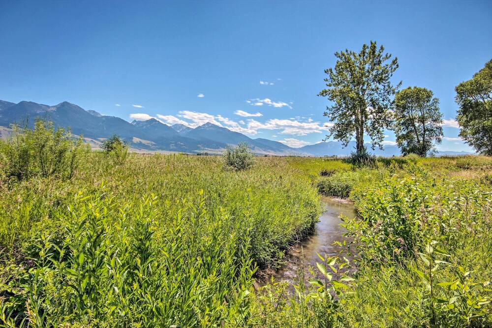 Dreamy Mountain-view Cabin Near Yellowstone! view 4