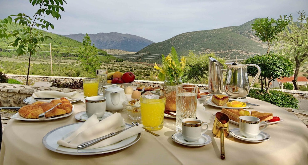 Menalia Villas & Suites