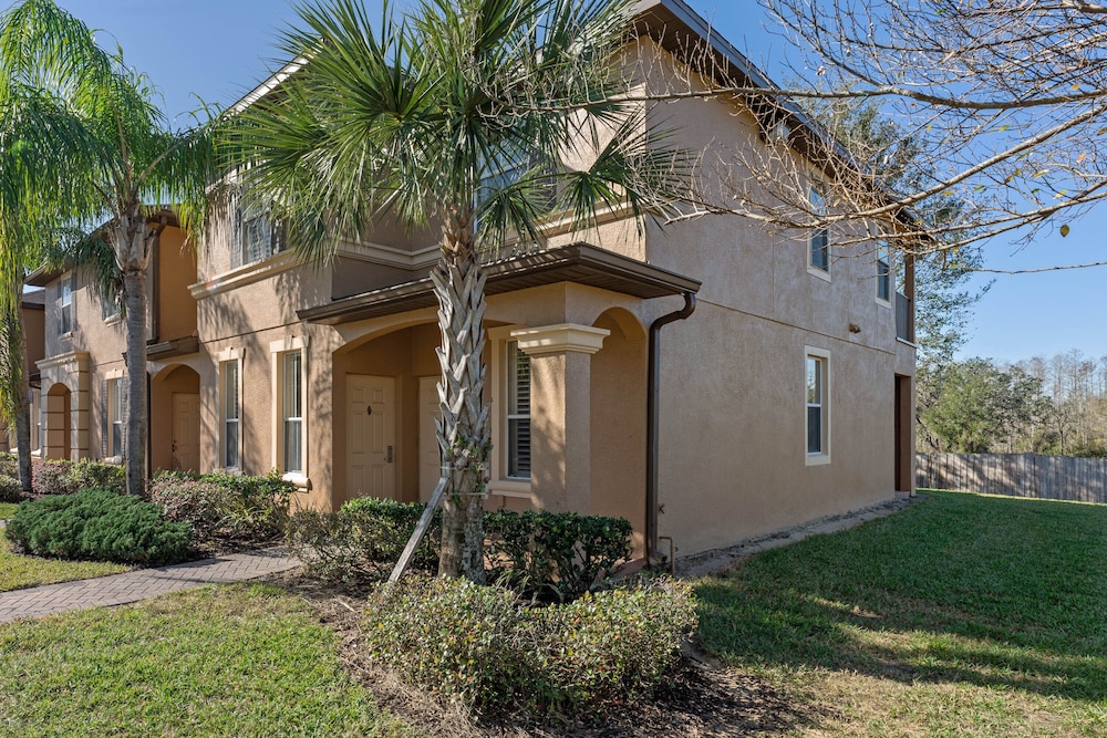 4 BDR in Regal Palms Resort!