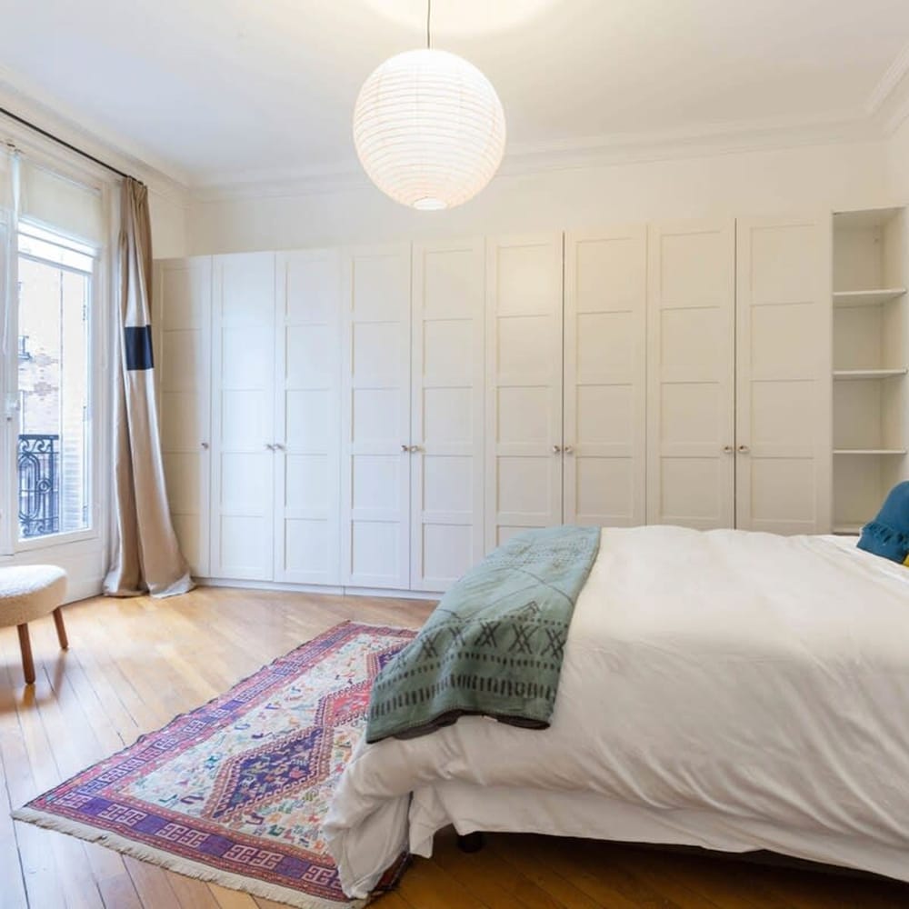 Chic Grenelle 3 Bedroom Apartment in Paris
