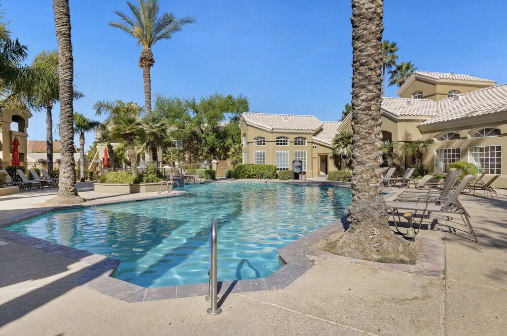 Shea Scottsdale in Scottsdale