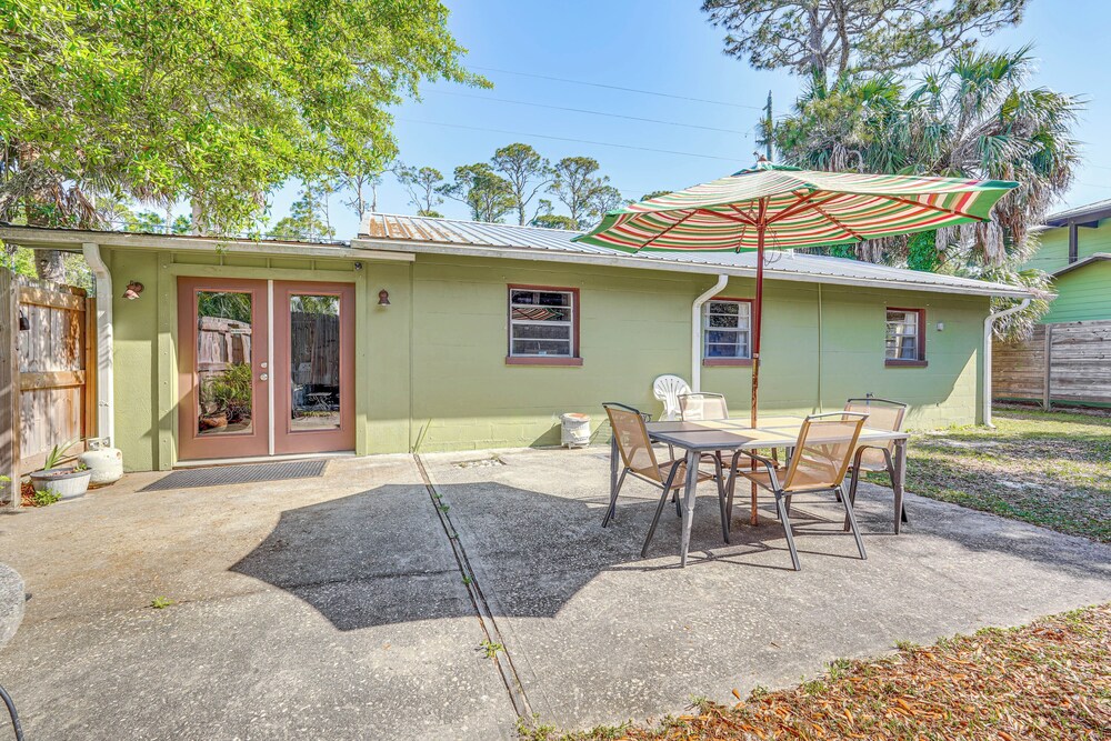 Walk to Beach: Cozy Port St Joe Getaway w/ Yard