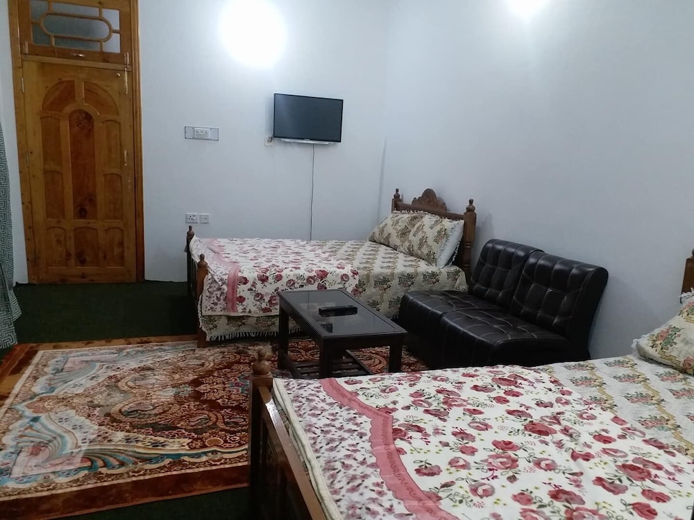 Alpine Pasture Guest House Gilgit view 5