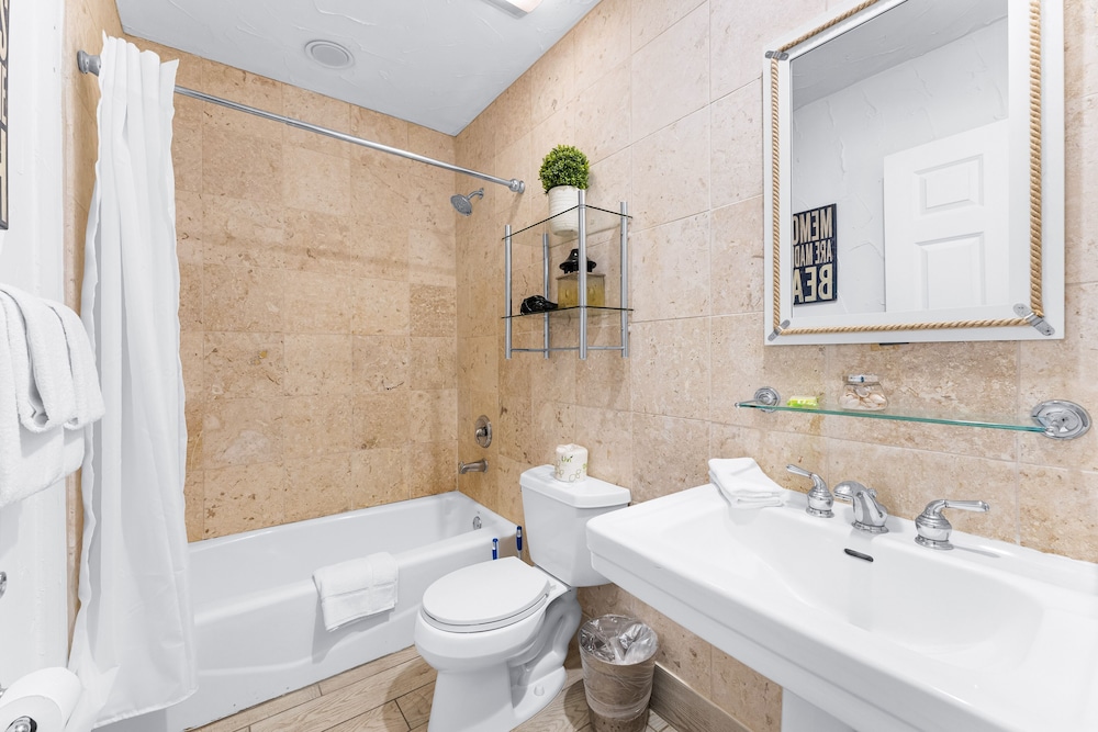 Crescent Street Villas By Beachside Mgt