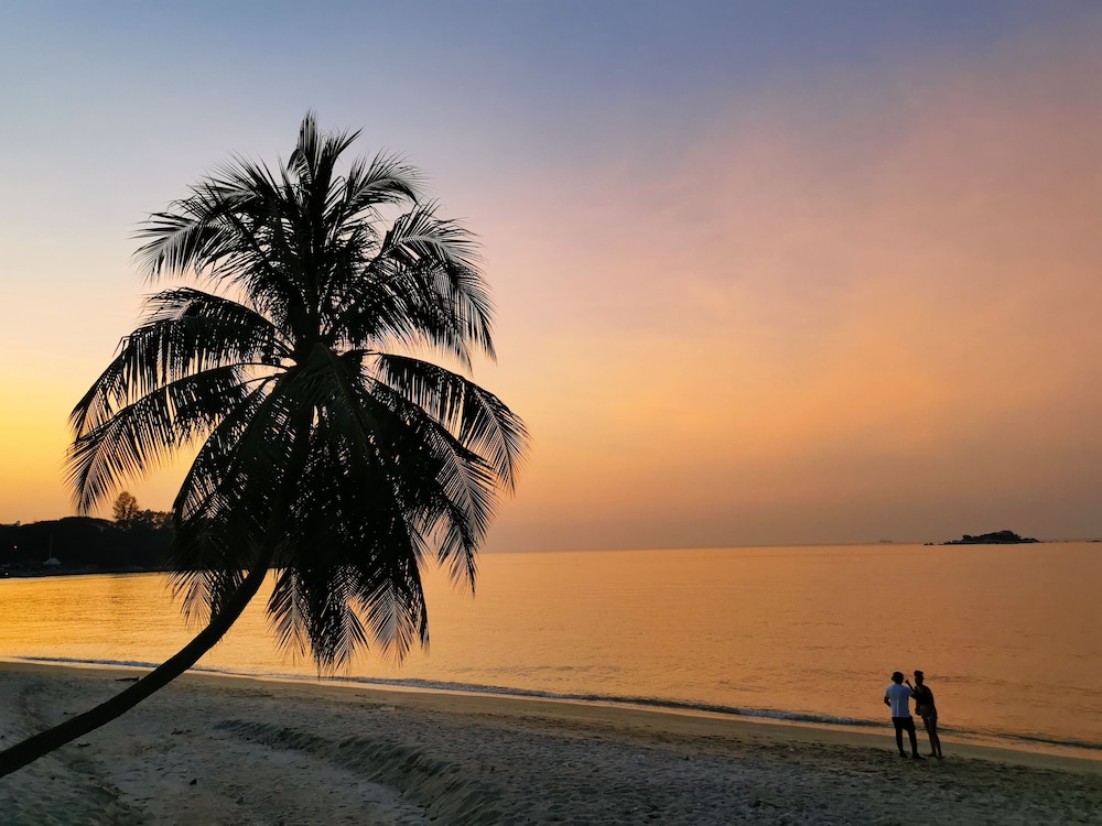 Little Heaven by SkyHive BeachfrontVilla