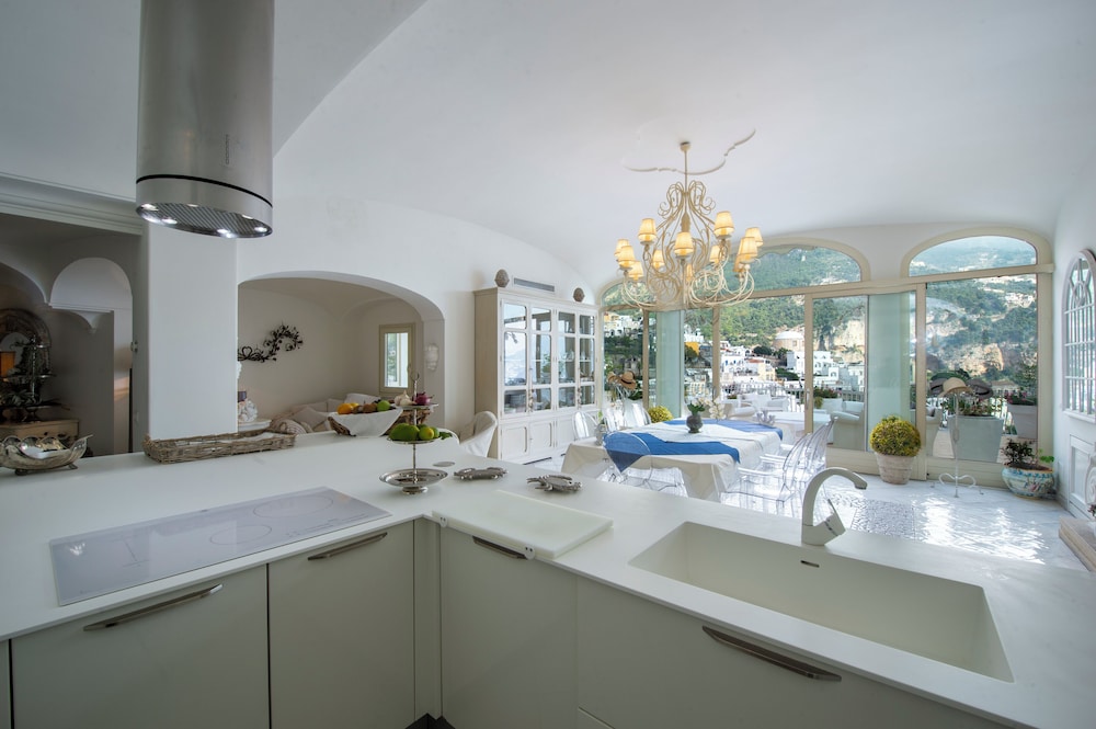 Villa In Positano With Luxury Spa & Amazing View