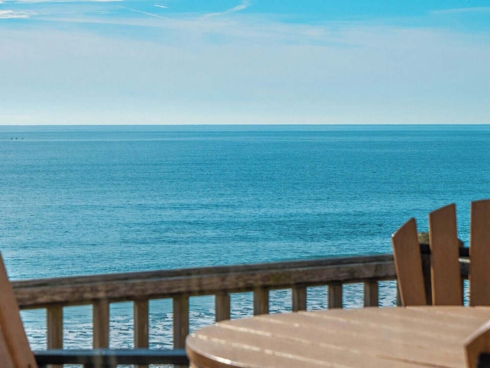 Sunflower Beach House by Topsail Realty