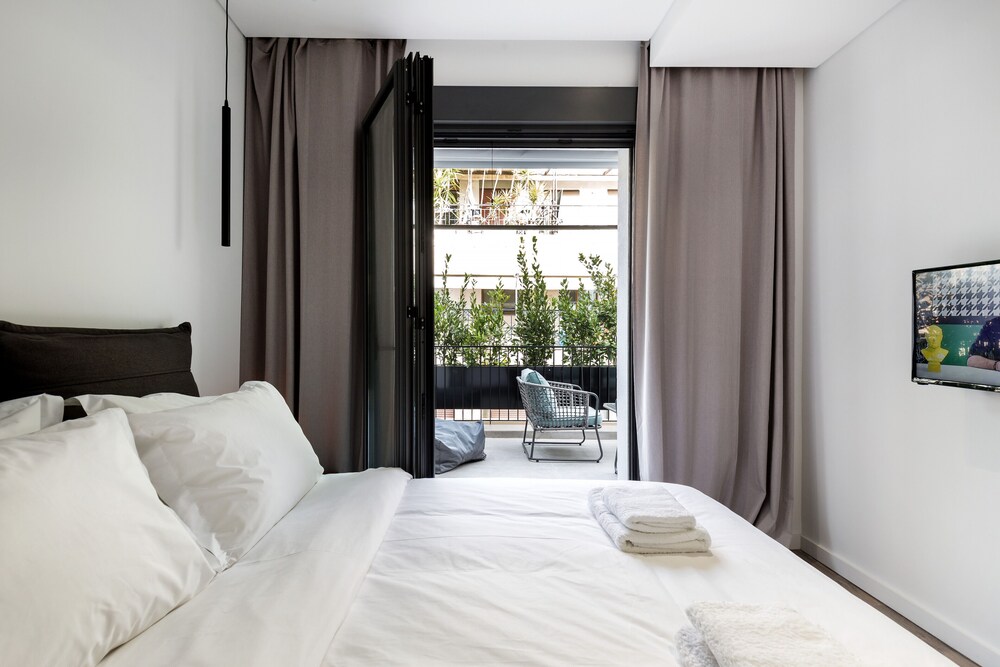 Elysan Urban Stays
