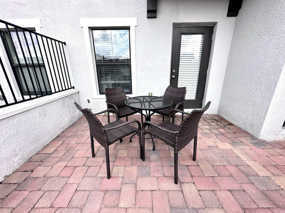 Balmoral Resort-121kb 2 Bedroom Townhouse by RedAwning view 4