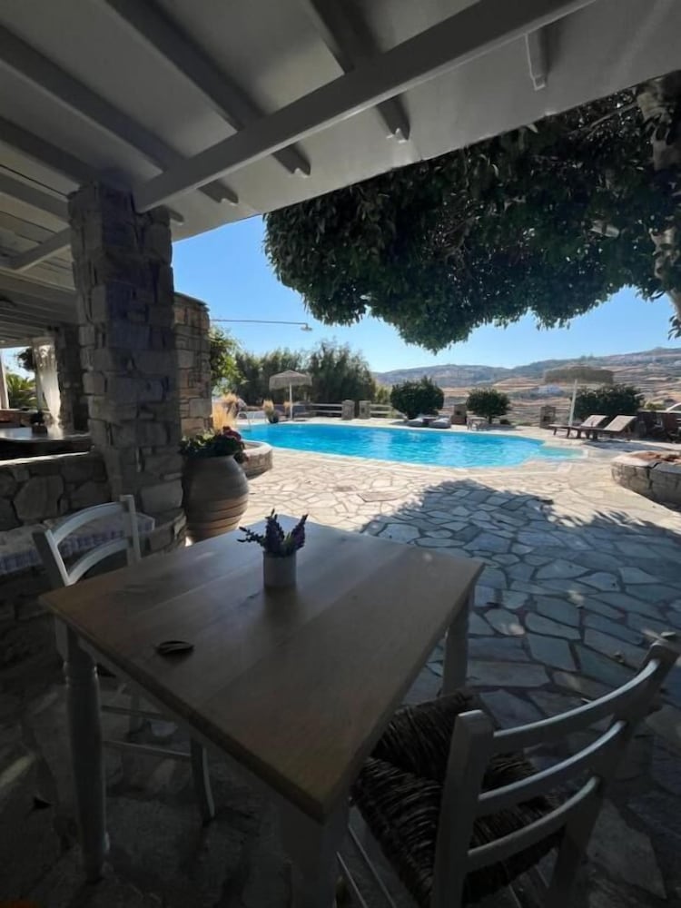 Casa Paros
