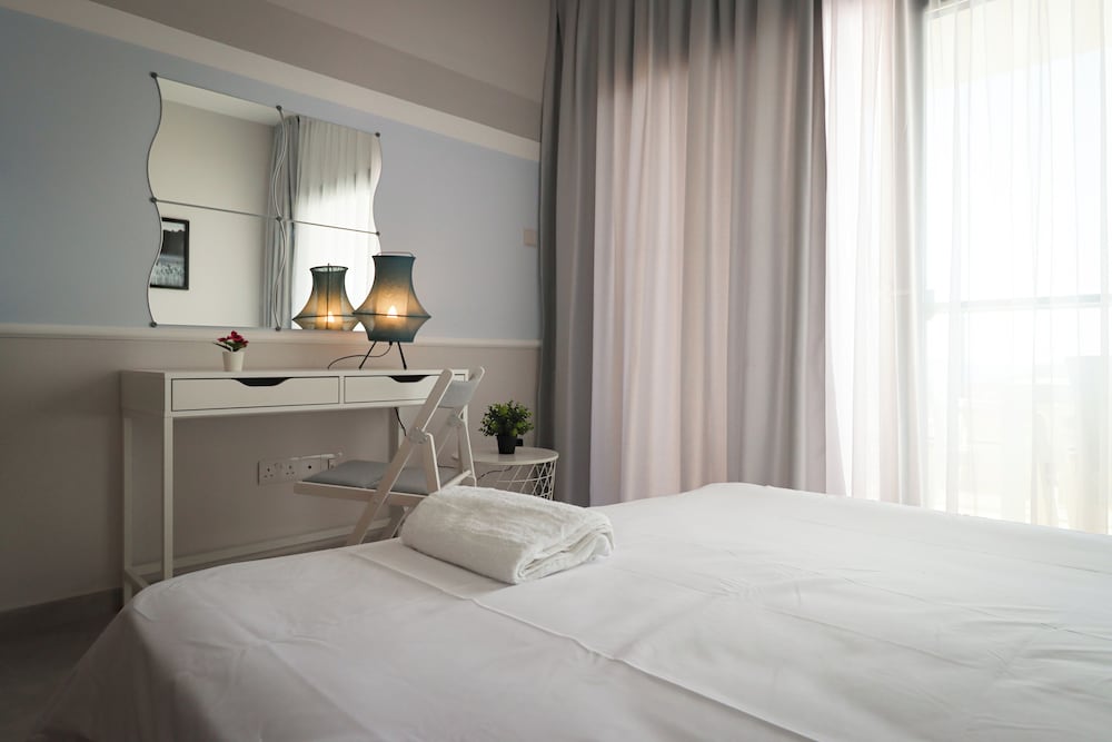 Caesar Blue Seaside Luxury Apartments