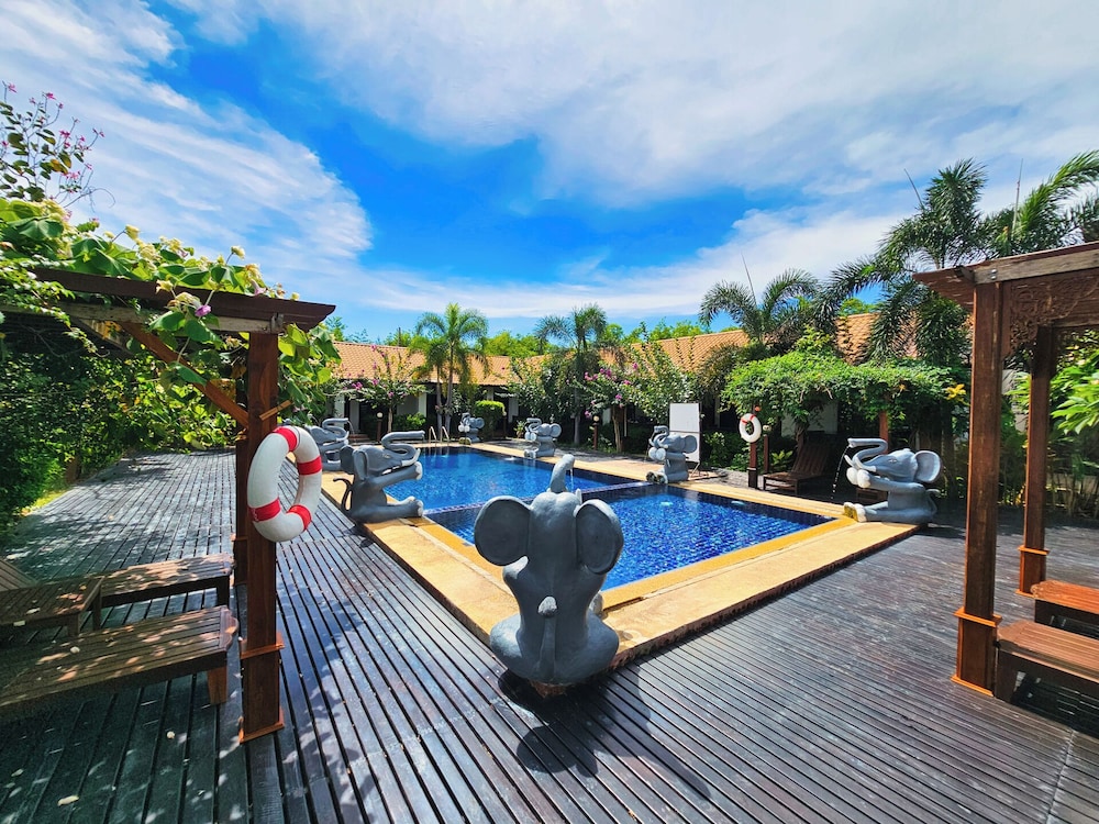 Bang Lamung Vacations - Baankiangnam Pattaya Resort - Property Image 2