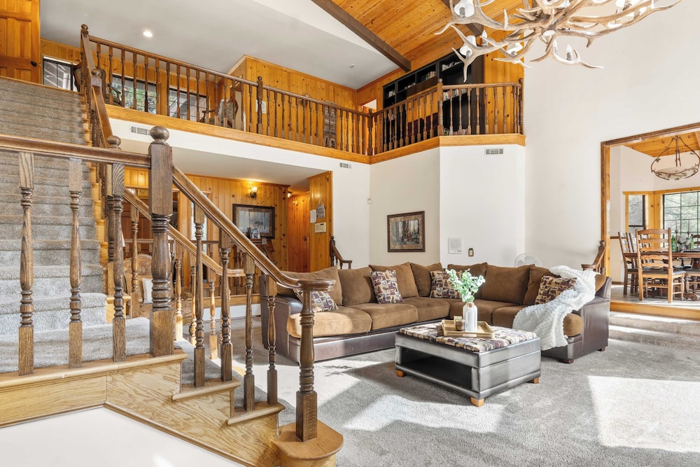 Lakeview Cabin w/ Game Room & Deck Near Ski Slopes & Trails Sleeps 20 Waterview by Avantstay