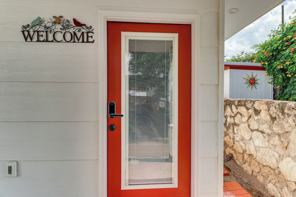 Walk to Enmu: Cozy Casita w/ Pet-friendly Yard
