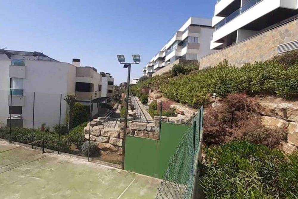 Sunny Garden Apartment