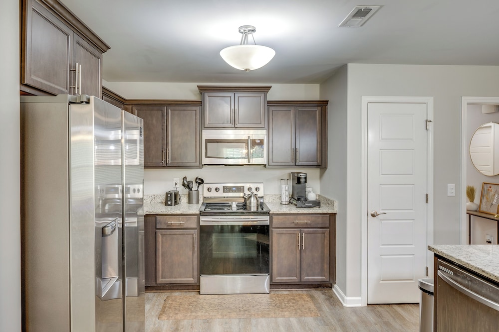 Family Home w/ Covered Patio in Ardmore