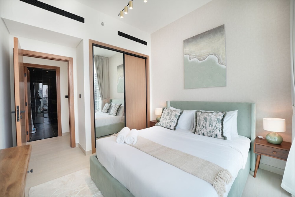 Easygo- Lux 2BR / Private Pool JVC Onyx