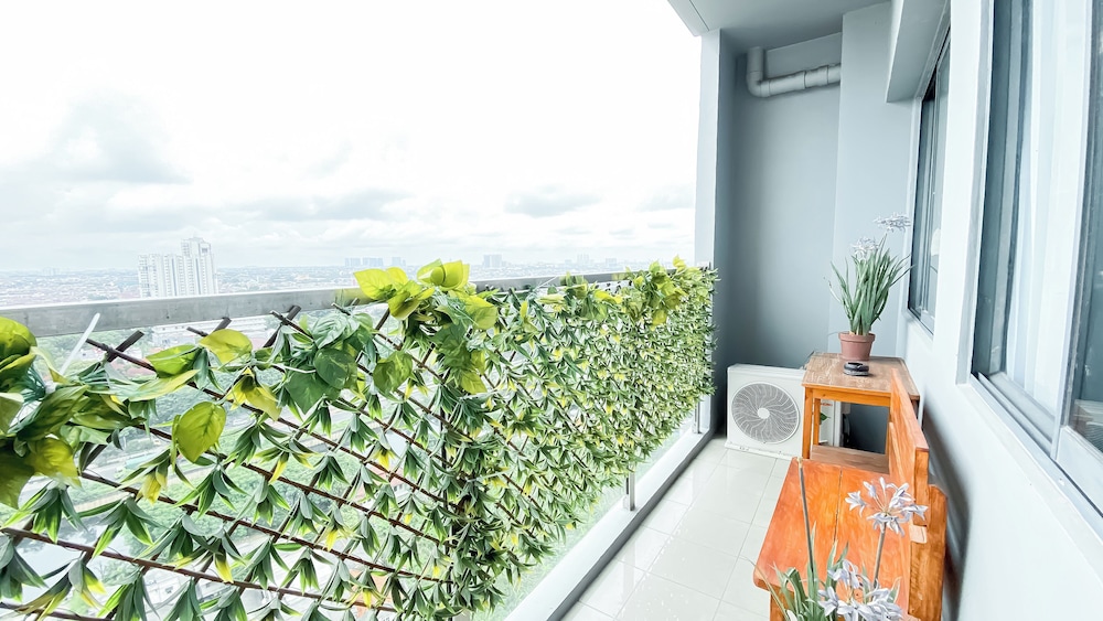 Stunning 2Br Apartment At Daan Mogot City