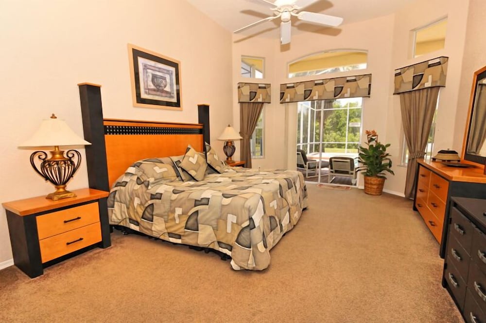 5 Bedroom Birkdale Home - Image 3