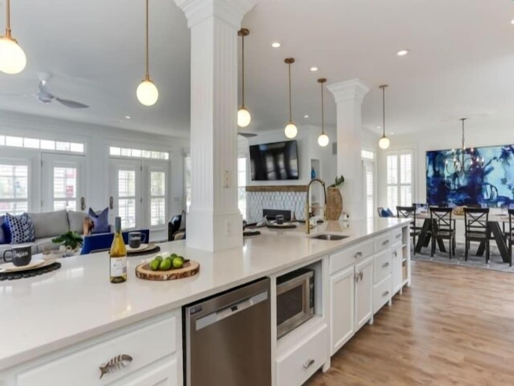 Indigo Retreat - Bring The Whole Family! Fully Renovated, Seawatch Community Stunner! 5 Bedroom Home by RedAwning view 2