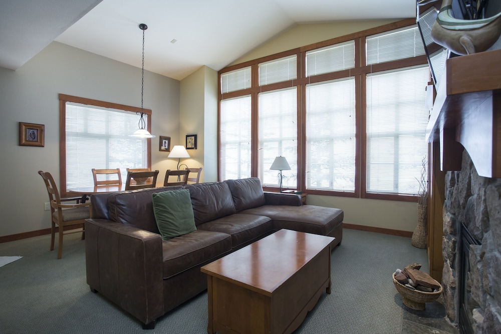 Eagle Springs East - 2 Bedroom Condos in Solitude UT