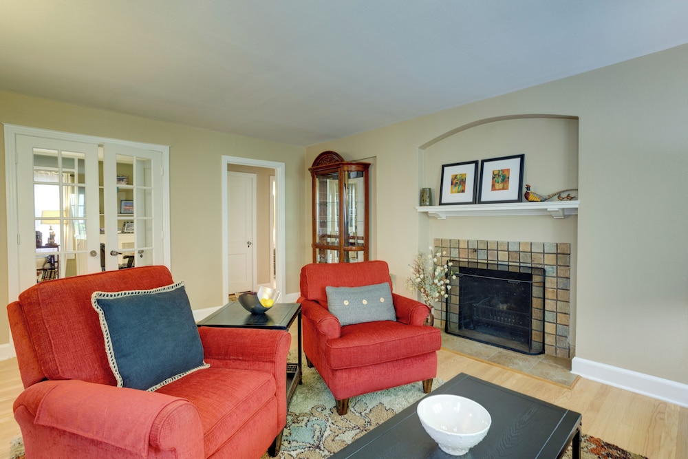 Yard & Grill: Centrally Located Denver Retreat!