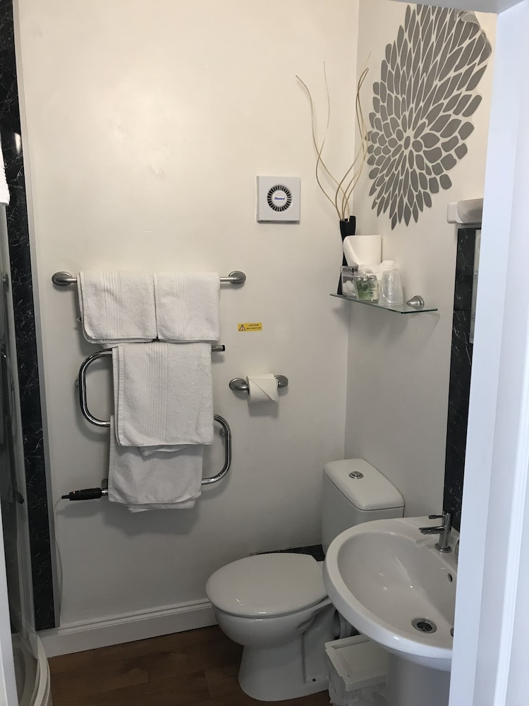Hollies Guest House