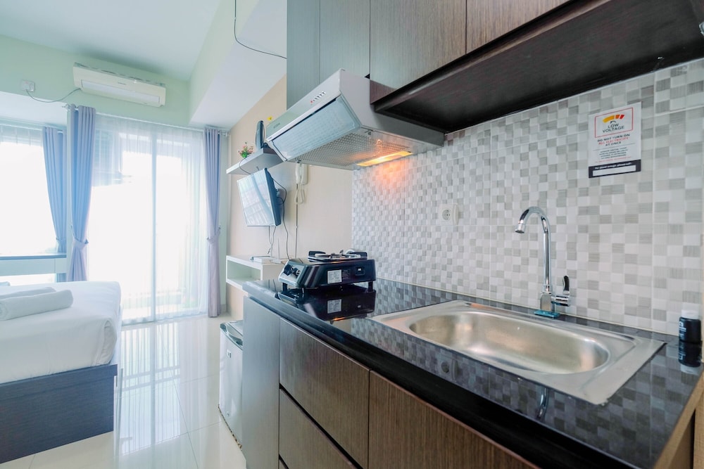 Modern And Comfy Studio Apartment Grand Dhika City, Bekasi - 12