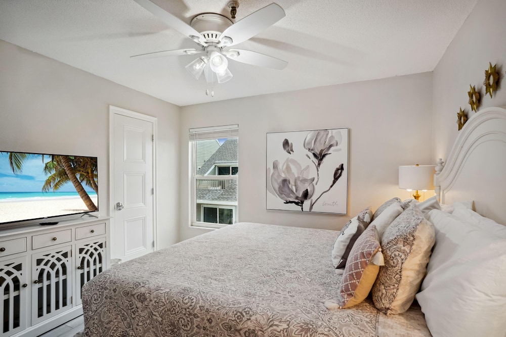 Pelican Pointe 5B