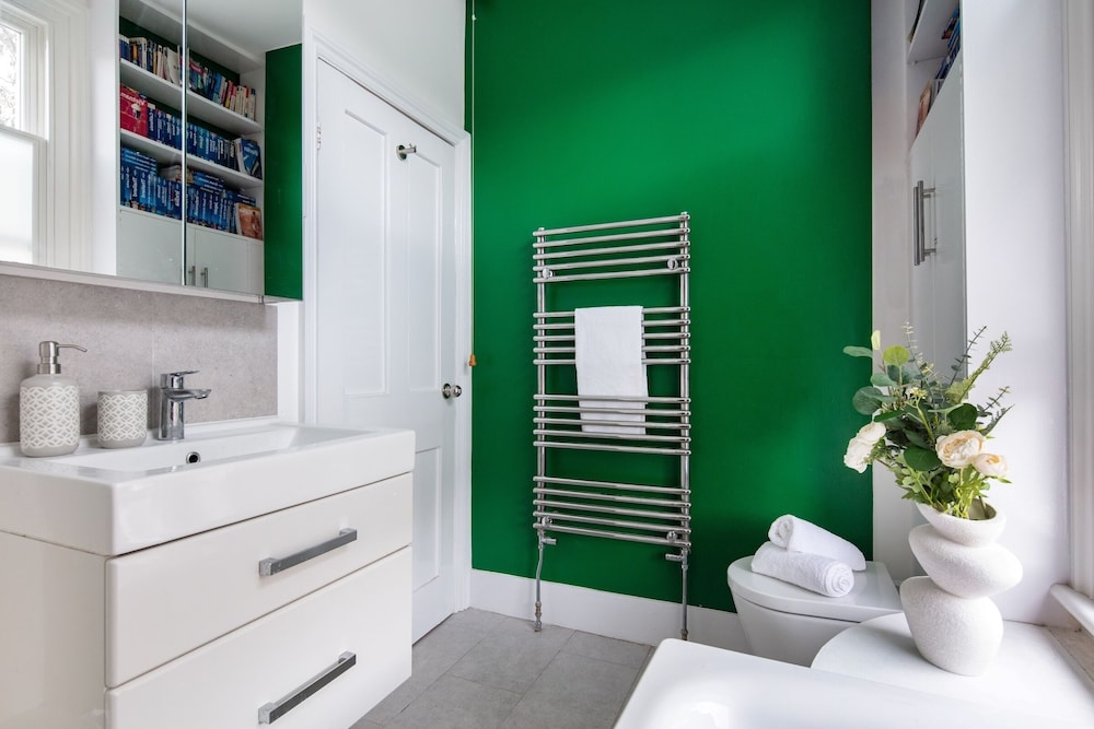 Cozy 2BR Near Notting Hill & Hyde Park