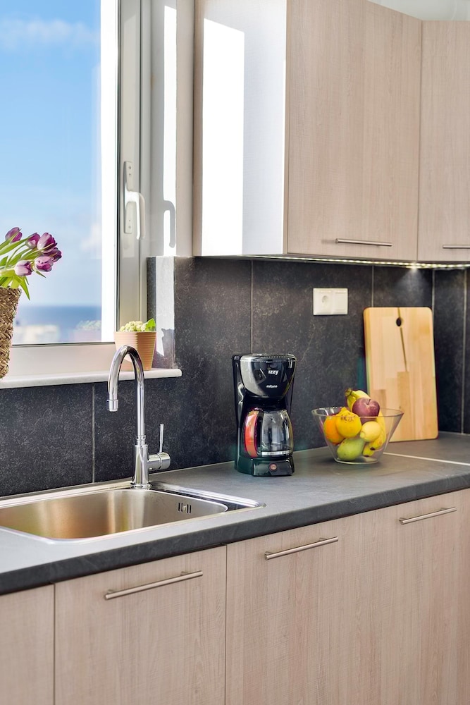 Sea City and Mountain View Apartment