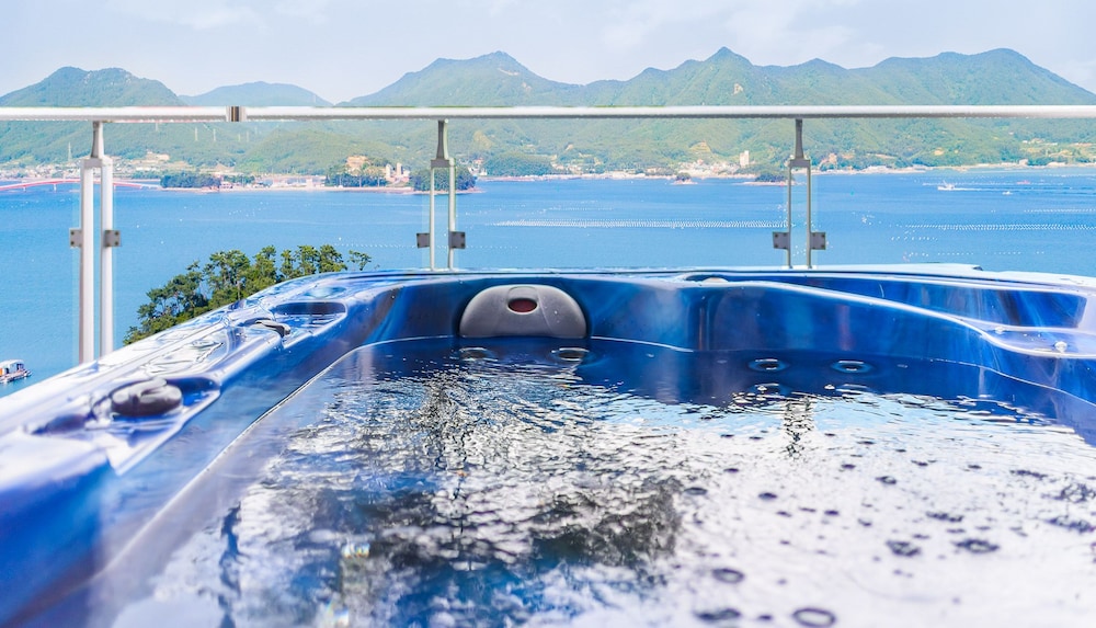 Tongyeong Honey Spa Pension