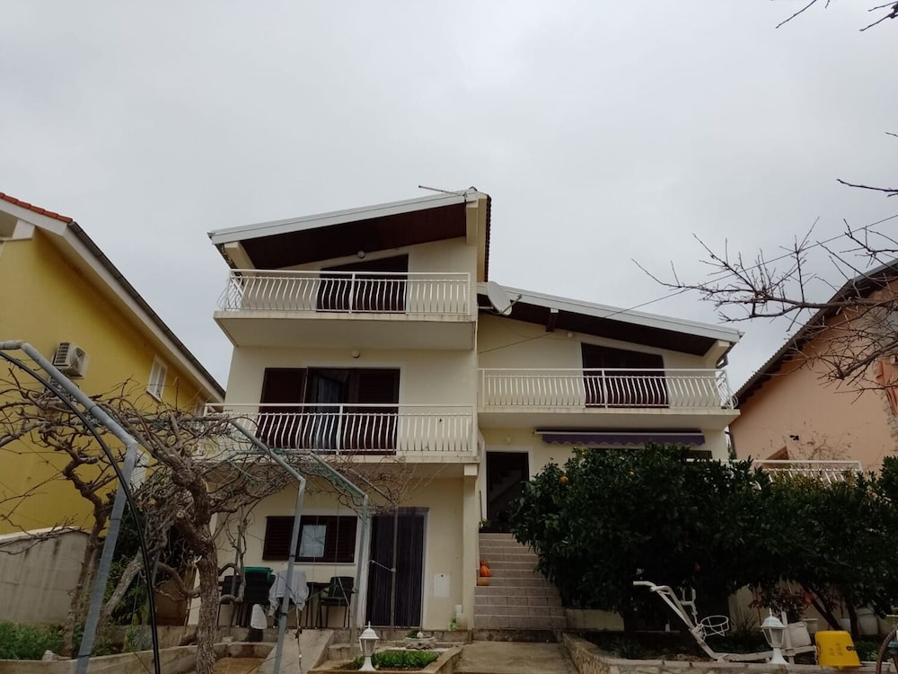 Luce - Family Apartment With Terrace - A1 view 2