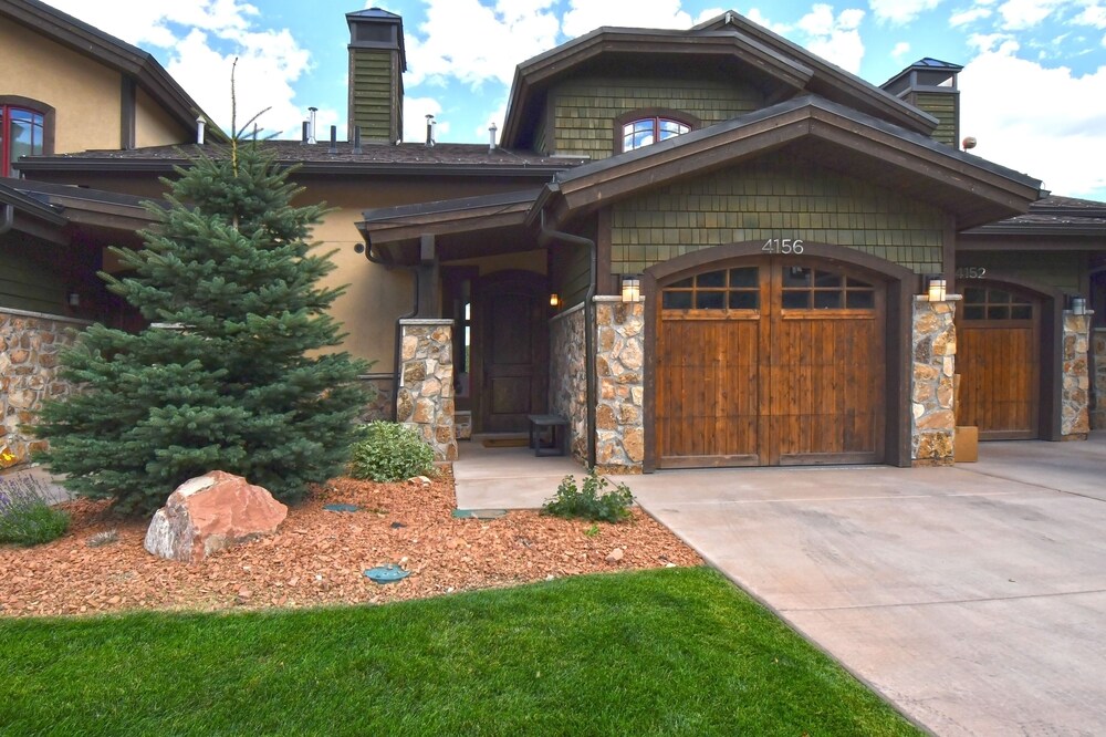 Fairway Springs by Luxury Mountain Desti view 2