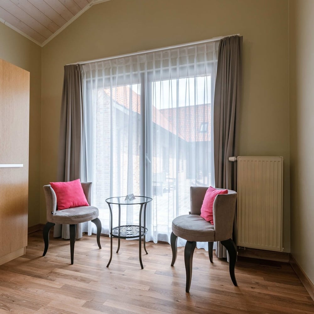 Lovely Andr Farm in the Greenery of Kortrijk