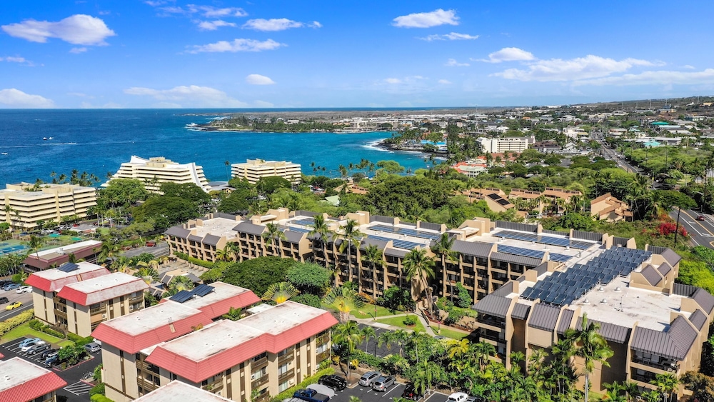 Cozy Hawaiian Unit! - Great Ocean View - Sleeps 4+ - Vrkcv