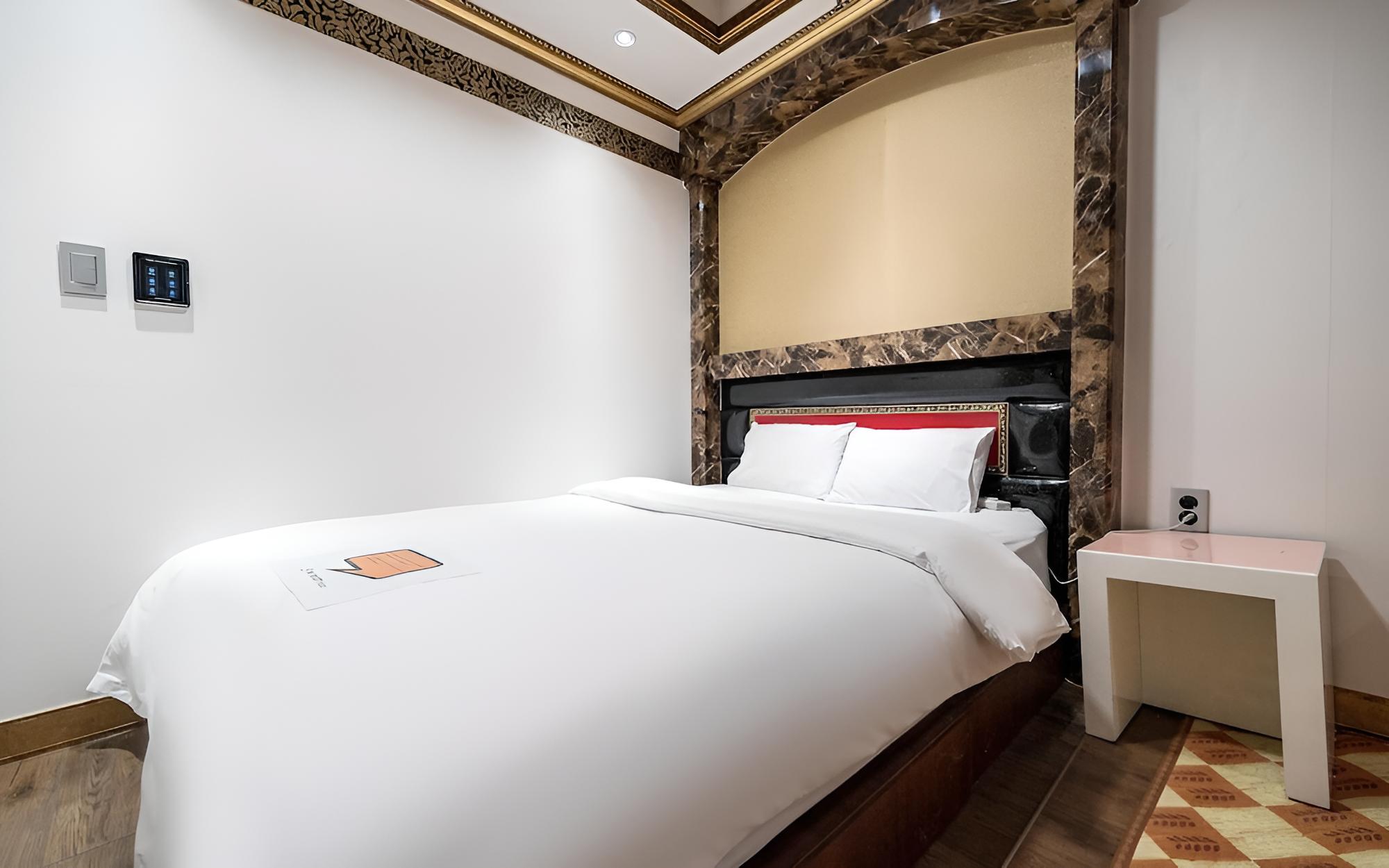 Pochoen The Dream Hotel view 4