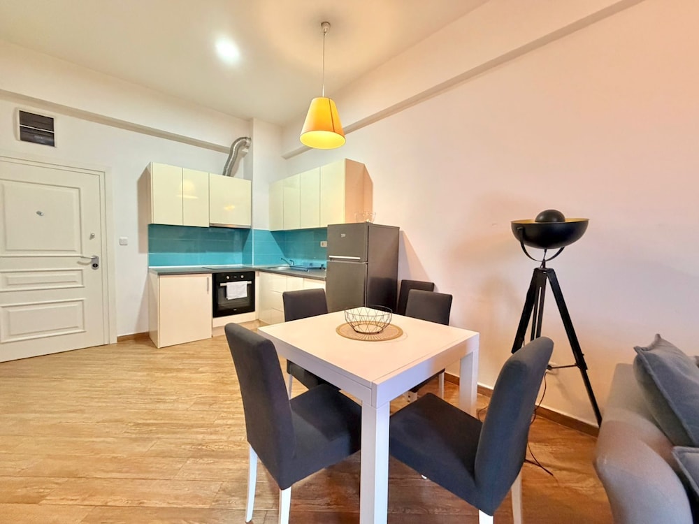 Orange Central Suites