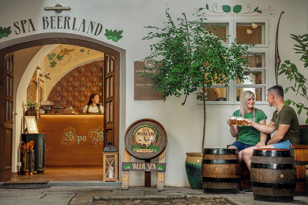 Spa Beerland - At The Golden Lamb